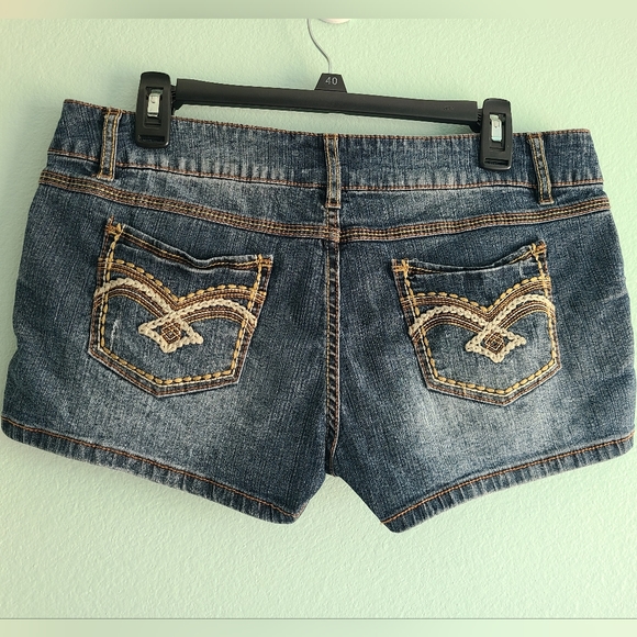 Mudd Jean Short Low Rise Shorts - Picture 5 of 9